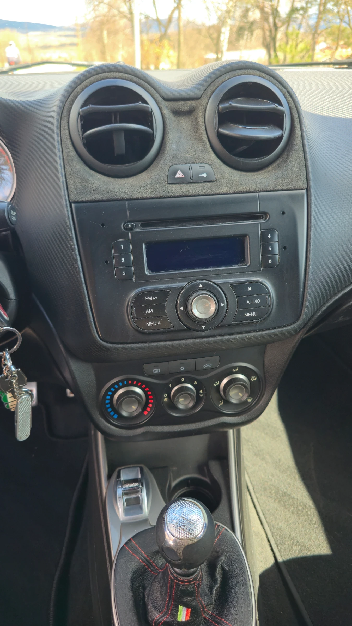 Alfa Romeo MiTo 1.4 TURBO, снимка 9 - Автомобили и джипове - 54098261