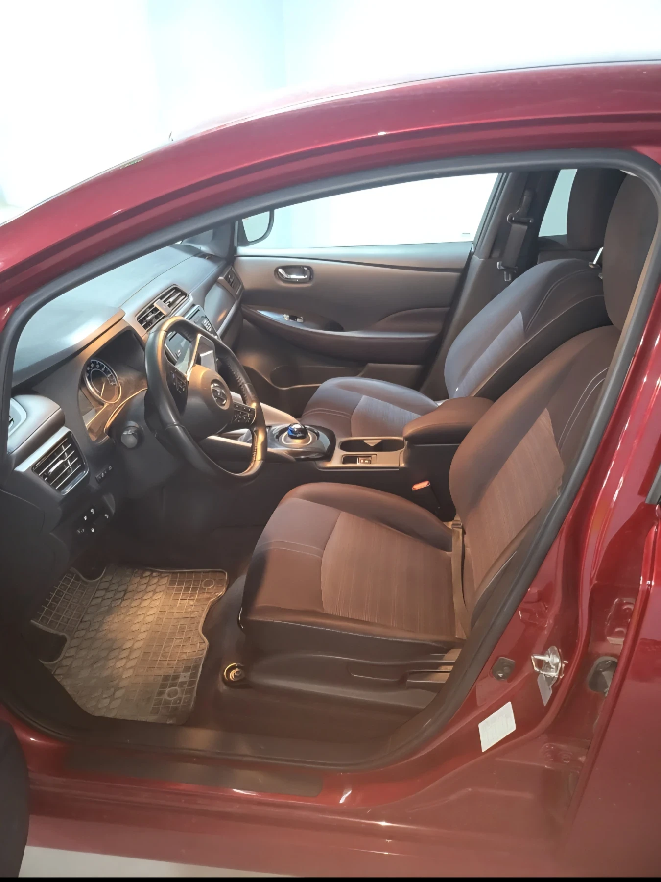 Nissan Leaf  40kw 360cam, снимка 12 - Автомобили и джипове - 54457936