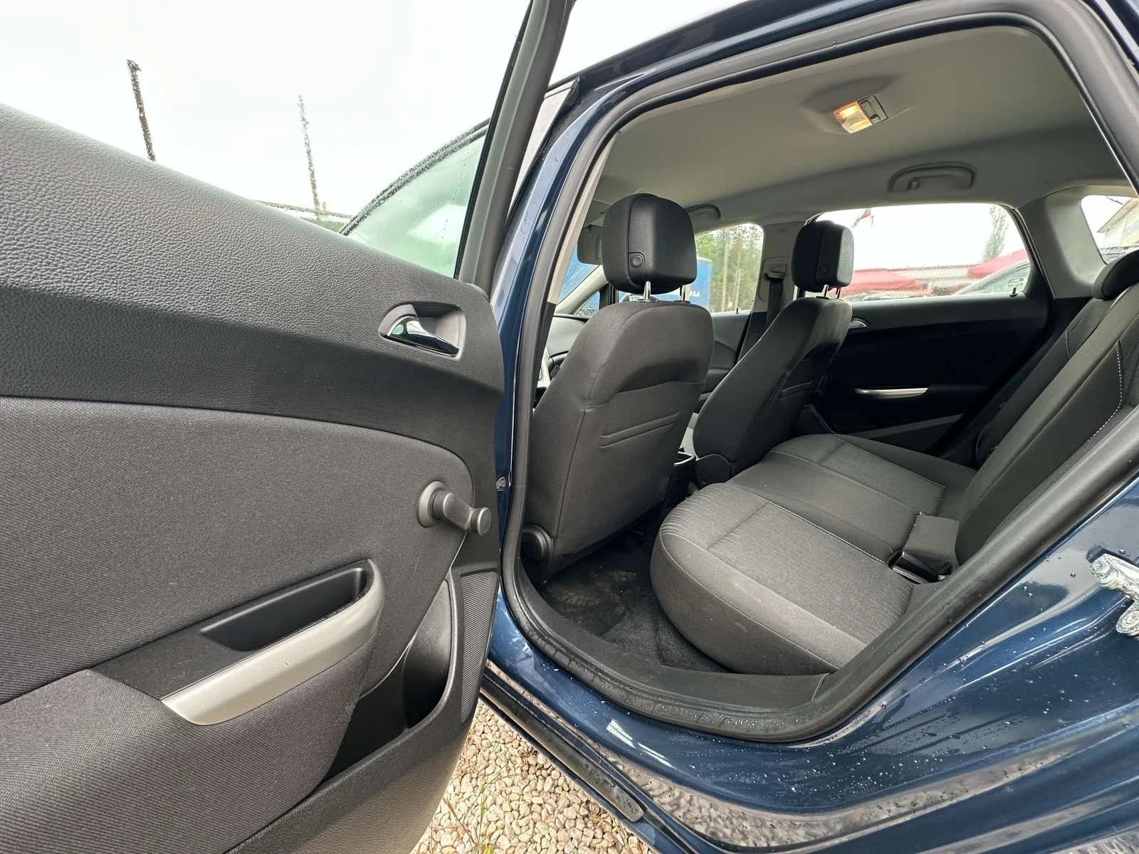 Opel Astra 1.4i 101hp, снимка 8 - Автомобили и джипове - 55253856