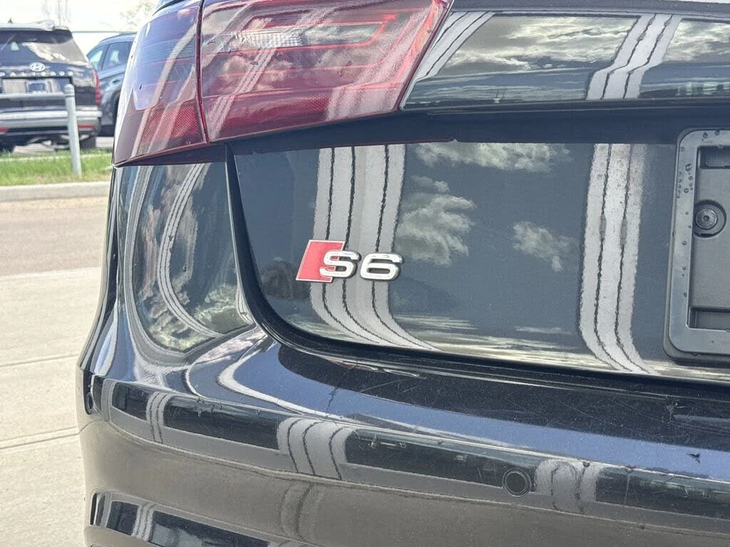 Audi S6 4.0T* QUATTRO* BOSE* HUD* 360* PANO* ПОДГРЕВ* , снимка 13 - Автомобили и джипове - 55627270
