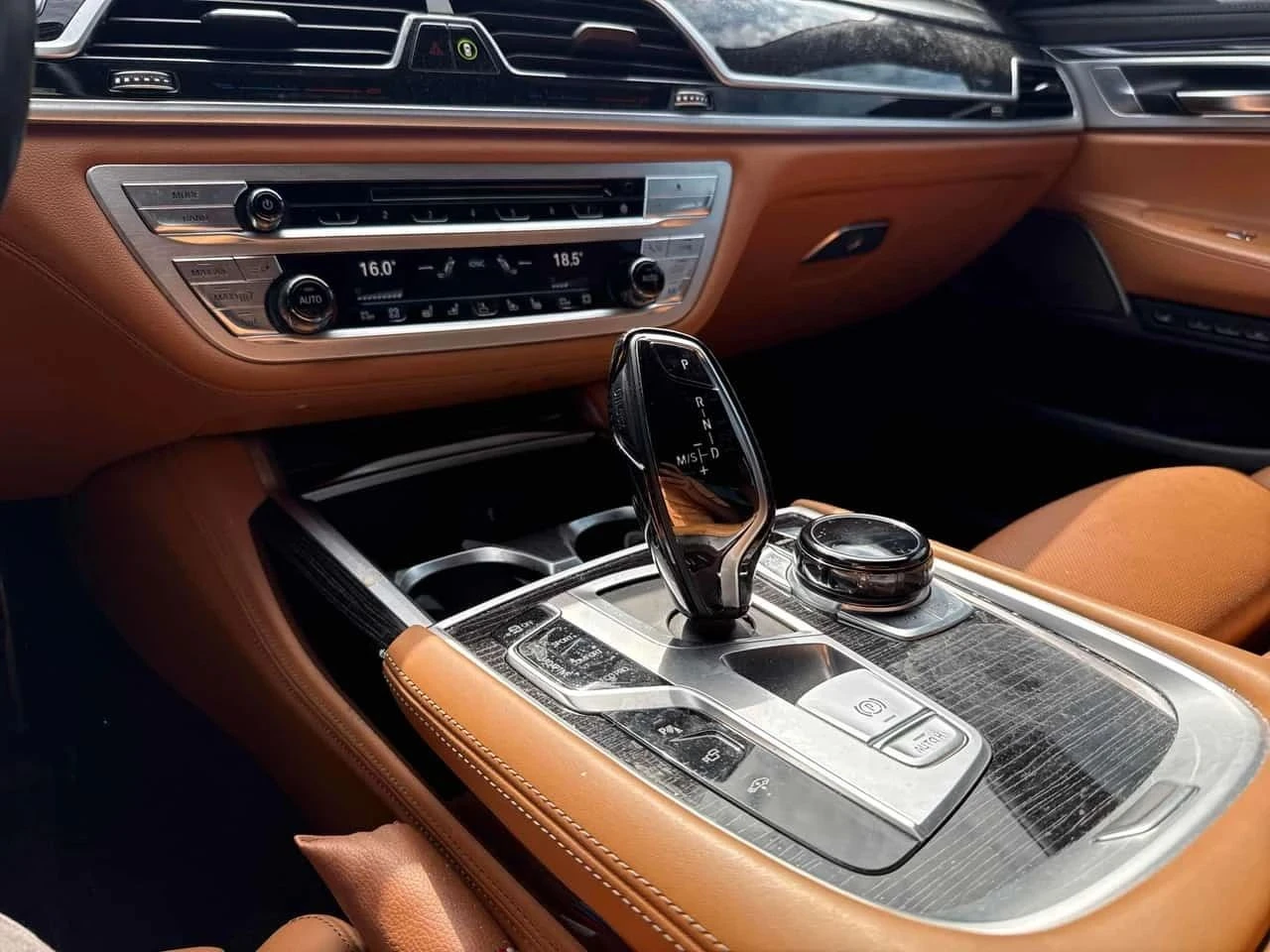 BMW 750, снимка 15 - Автомобили и джипове - 56724400