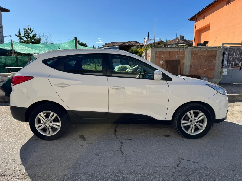 Hyundai IX35, снимка 4 - Автомобили и джипове - 51779394