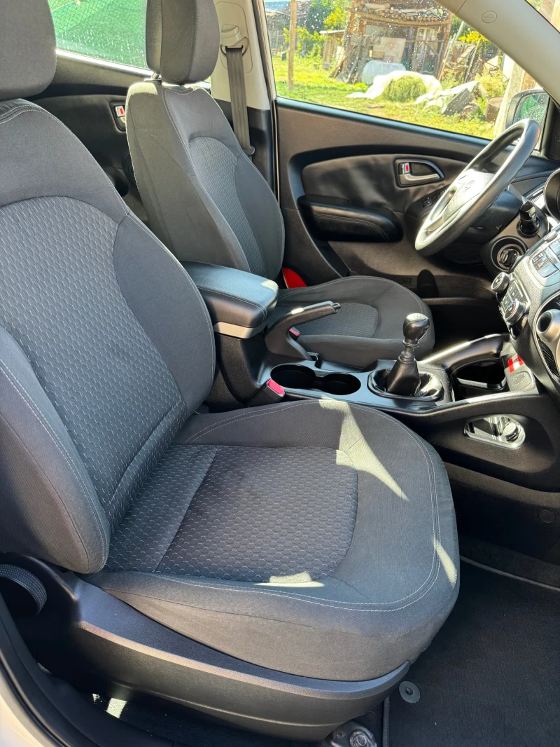 Hyundai IX35, снимка 13 - Автомобили и джипове - 51779394