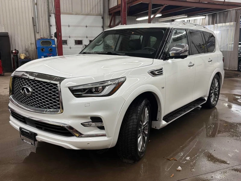Infiniti QX80 * LUXE 7 Passenger * CARFAX * БЕЗ ПЪРВОНАЧАЛНА ВНО