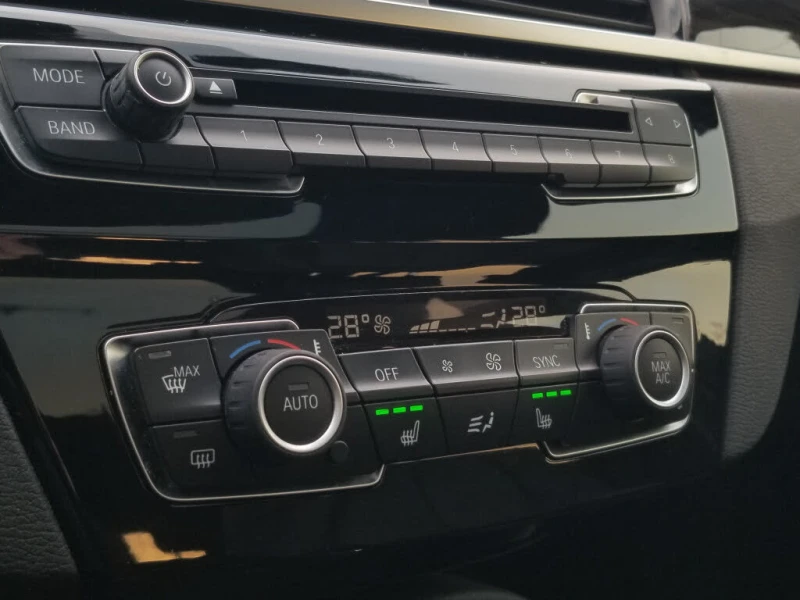 BMW X1 BMW X1 xDrive28i* АвтоКредит* (Цена до БГ), снимка 10 - Автомобили и джипове - 53043634