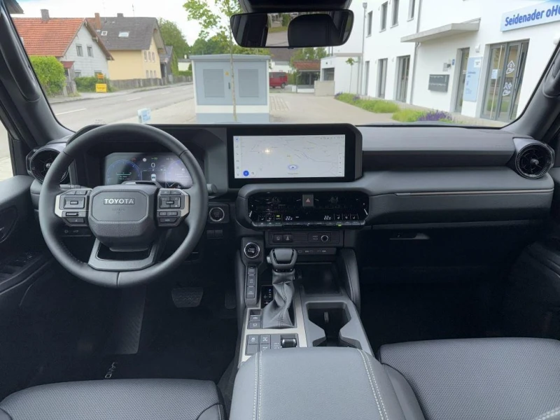 Toyota Land cruiser 250/2.8 D-4D/MILD HYBRID/EXECUTIVE/360/LED/, снимка 11 - Автомобили и джипове - 53558719