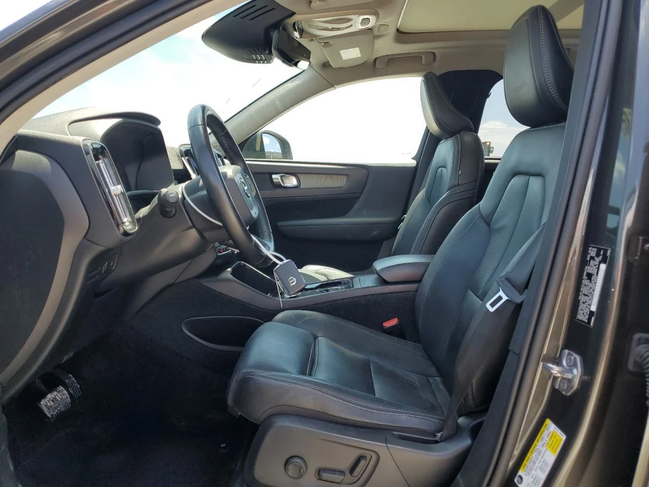 Volvo XC40 T5 INSCRIPTION/DIGITAL/ПАНО - изображение 7