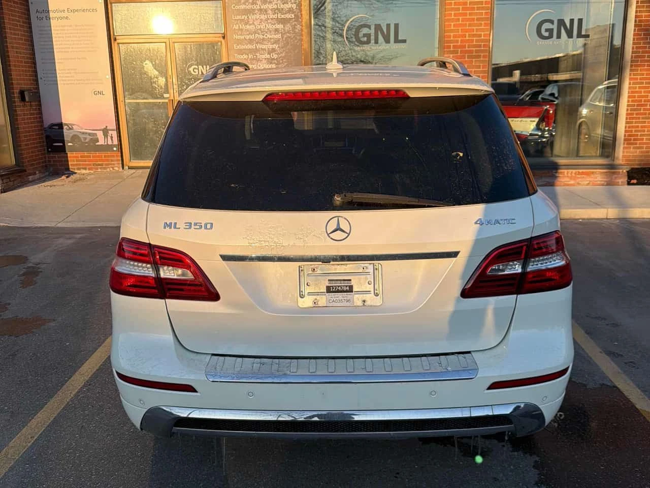 Mercedes-Benz ML 350 * CARFAX * АМБИЕНТНО * ПАНОРАМА, снимка 4 - Автомобили и джипове - 54134489