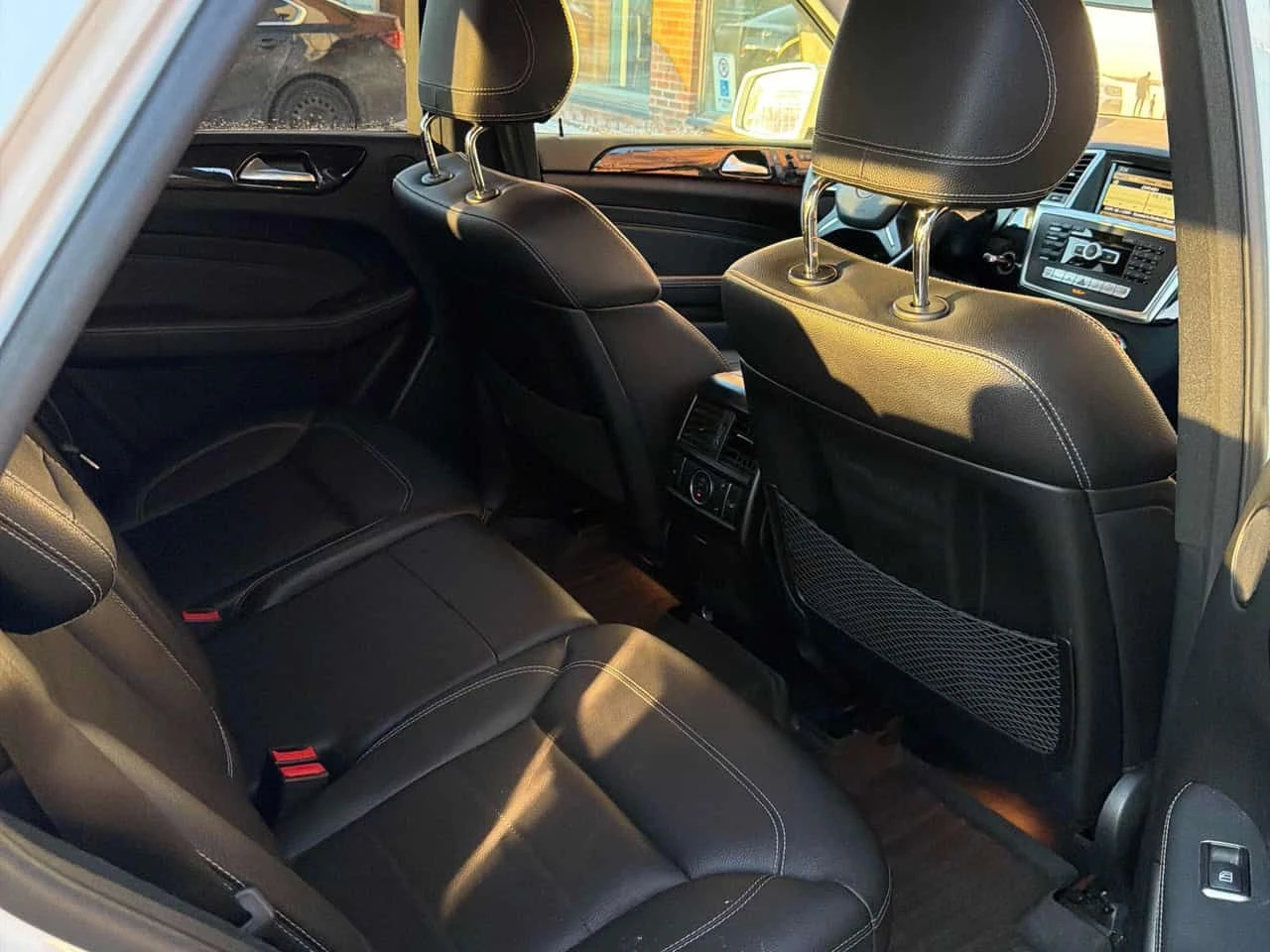 Mercedes-Benz ML 350 * CARFAX * АМБИЕНТНО * ПАНОРАМА, снимка 12 - Автомобили и джипове - 54134489