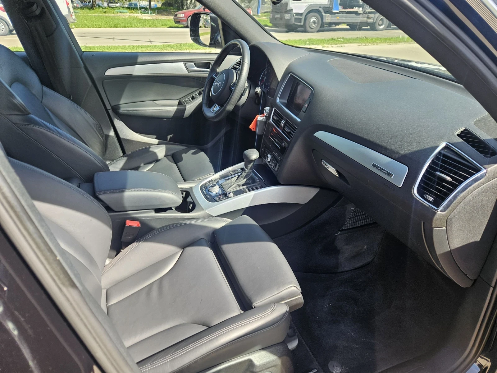 Audi Q5 3.0 TDI  S- LINE  4?4, снимка 10 - Автомобили и джипове - 54353128