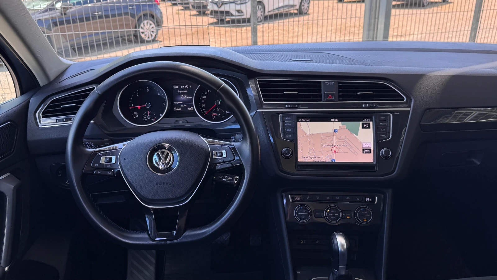 VW Tiguan 2.0TDI 190кс 4MOTION* Highline* Head Up* MATRIX* , снимка 13 - Автомобили и джипове - 54453669