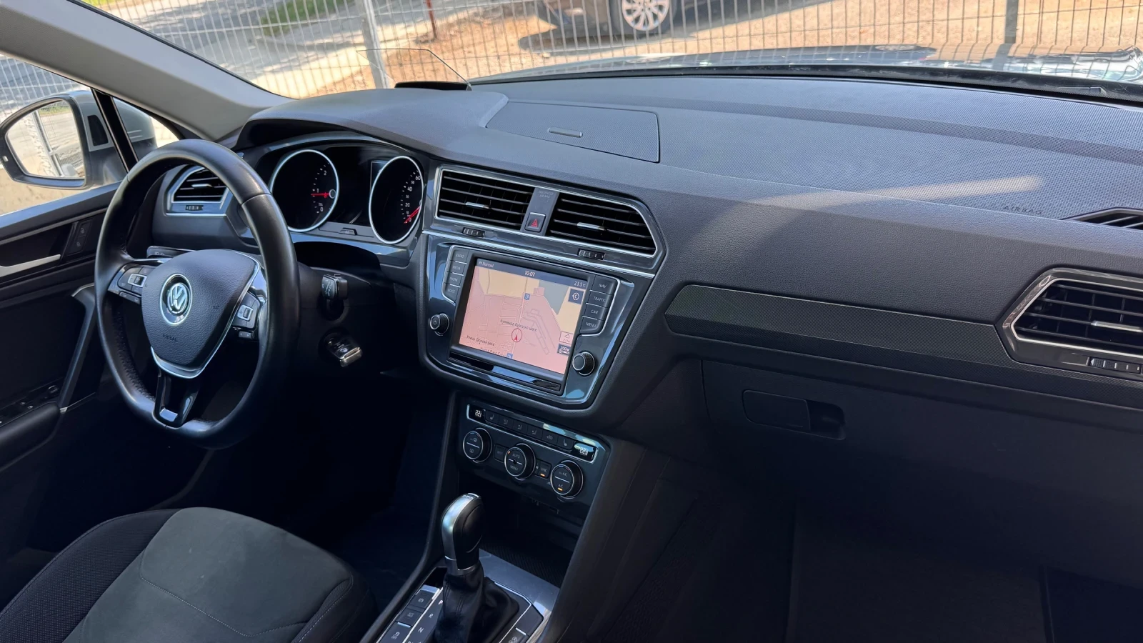 VW Tiguan 2.0TDI 190кс 4MOTION* Highline* Head Up* MATRIX* , снимка 10 - Автомобили и джипове - 54453669