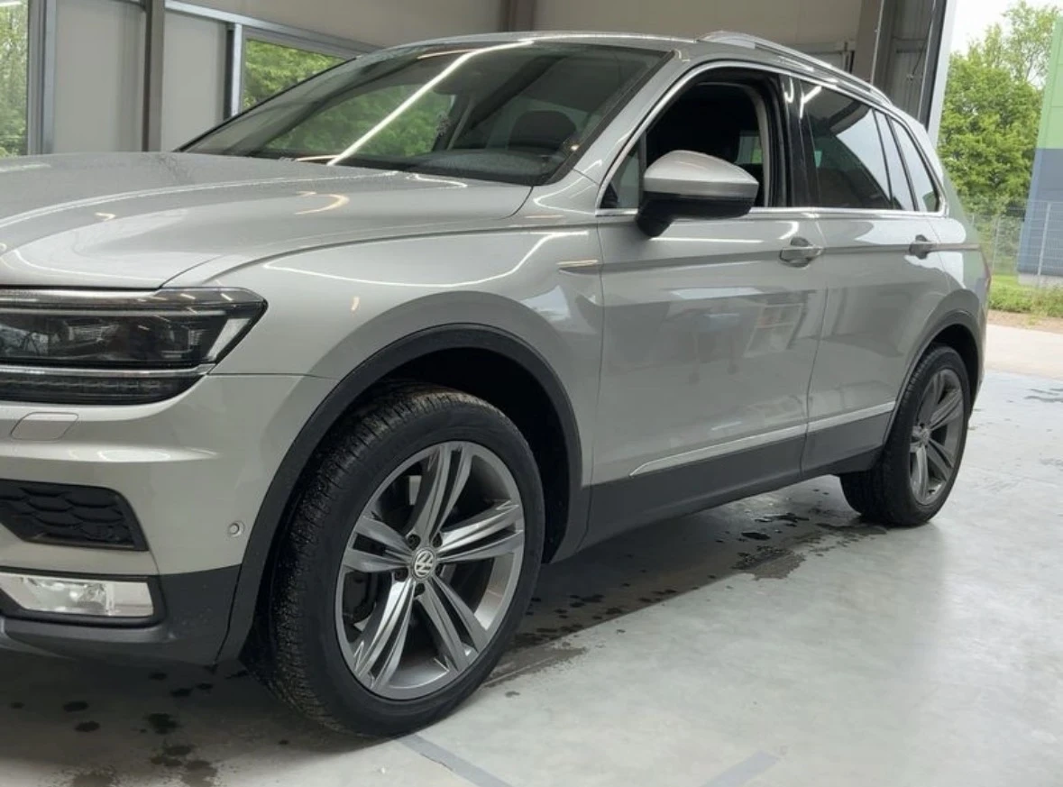 VW Tiguan 2.0TDI 190кс 4MOTION* Highline* Head Up* MATRIX* , снимка 2 - Автомобили и джипове - 54453669