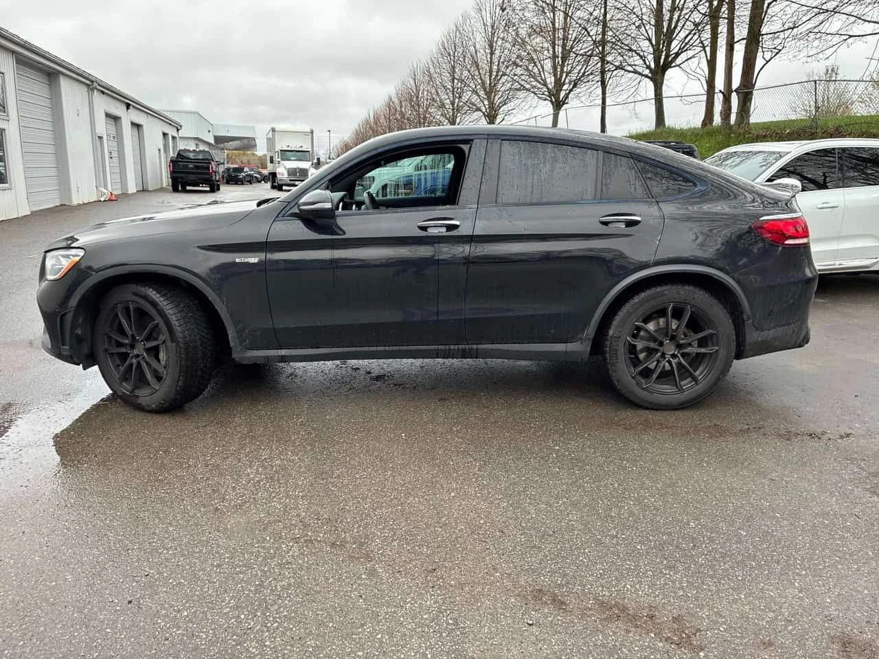 Mercedes-Benz GLC 43 AMG BURMESTER * PANO * KEYLESS *  ПОДГРЕВИ * CARFAX, снимка 2 - Автомобили и джипове - 54556759