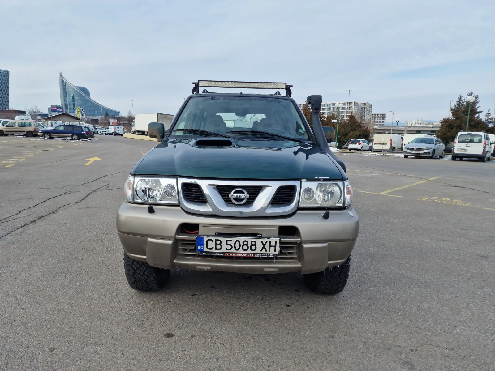 Nissan Terrano 3.0, снимка 4 - Автомобили и джипове - 54658566