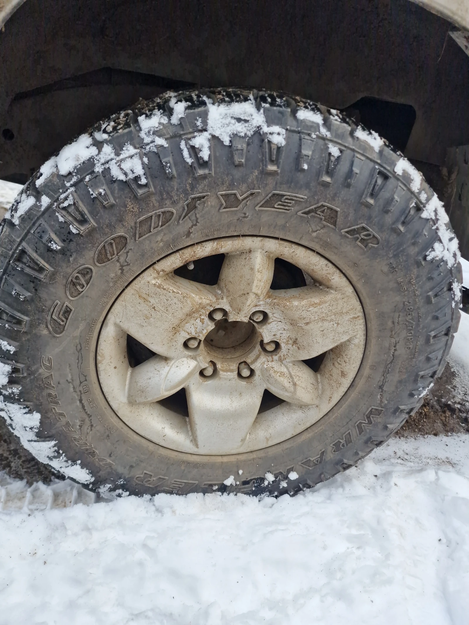 Nissan Terrano 3.0, снимка 17 - Автомобили и джипове - 54658566