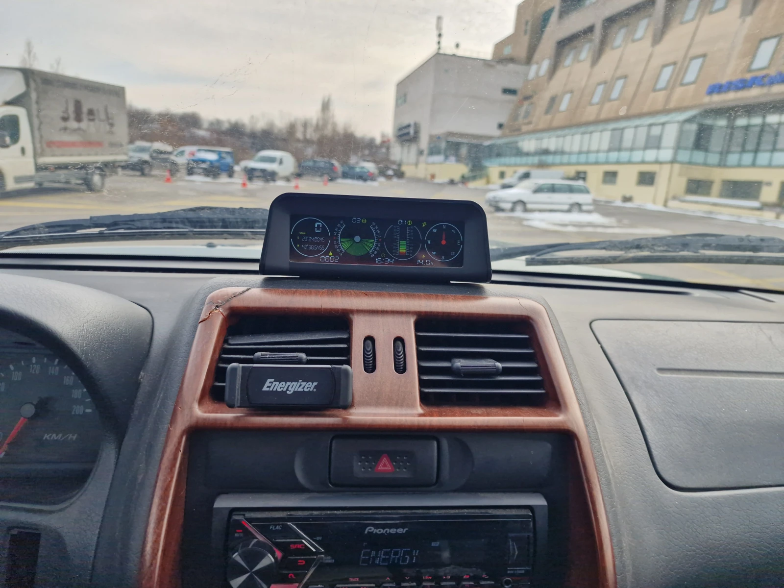 Nissan Terrano 3.0, снимка 15 - Автомобили и джипове - 54658566