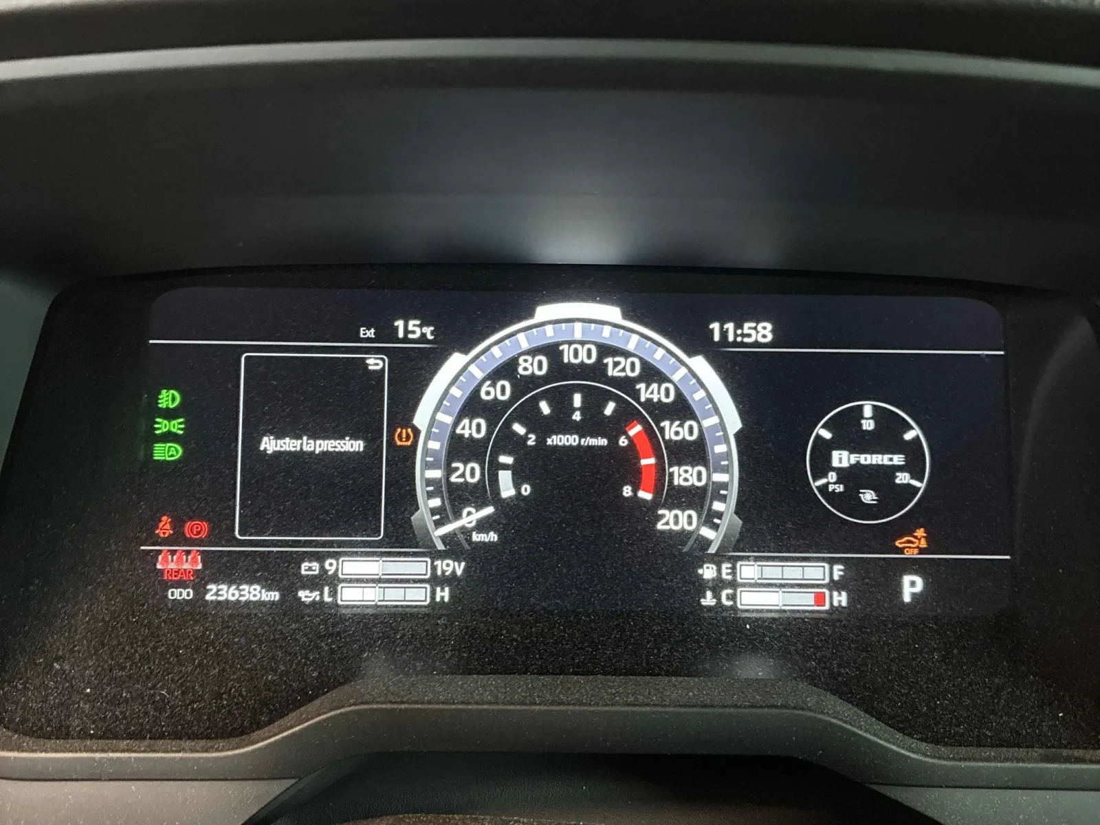 Toyota Tundra 4x4 Crewmax Limited Long Bed, снимка 9 - Автомобили и джипове - 55135560