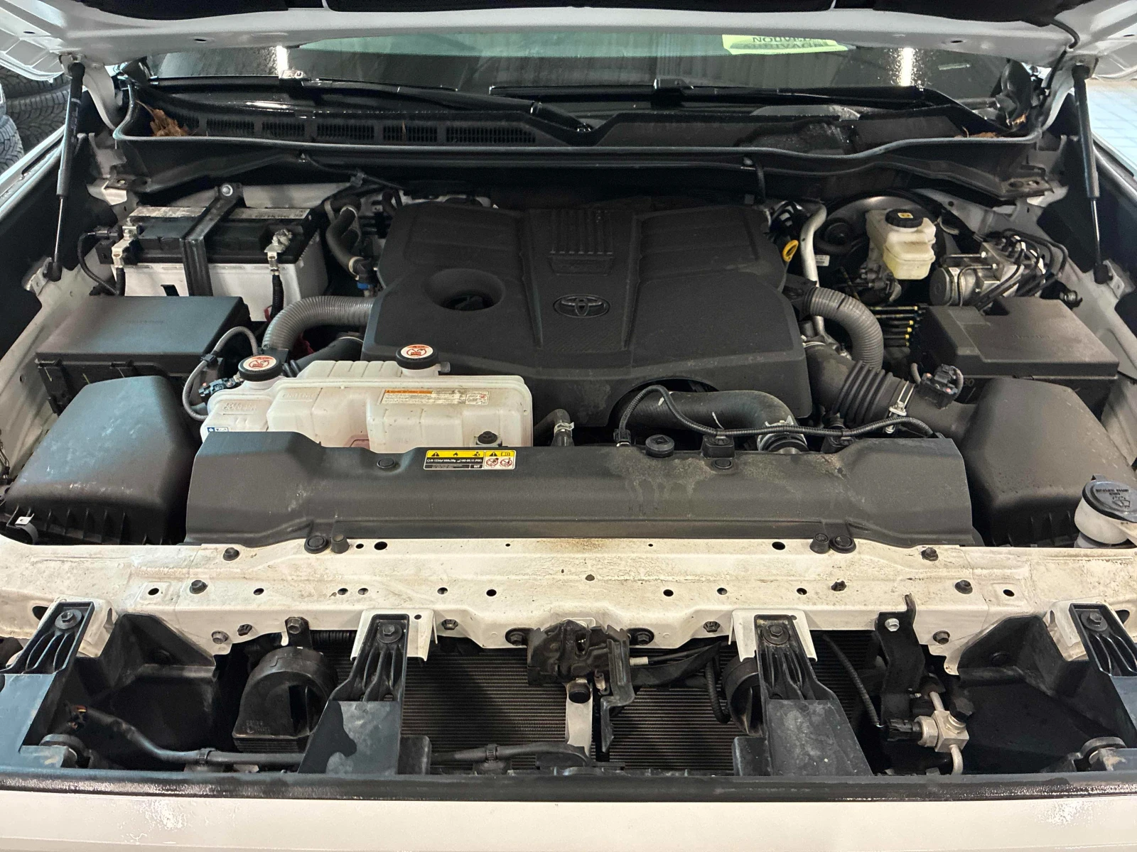 Toyota Tundra 4x4 Crewmax Limited Long Bed, снимка 14 - Автомобили и джипове - 55135560
