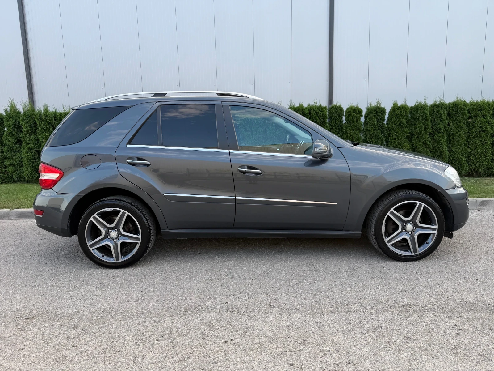 Mercedes-Benz ML 350 cdi 231k* ACC* H&K* Камера* Люк* Памет* ЛИЗИНГ* , снимка 4 - Автомобили и джипове - 55854393