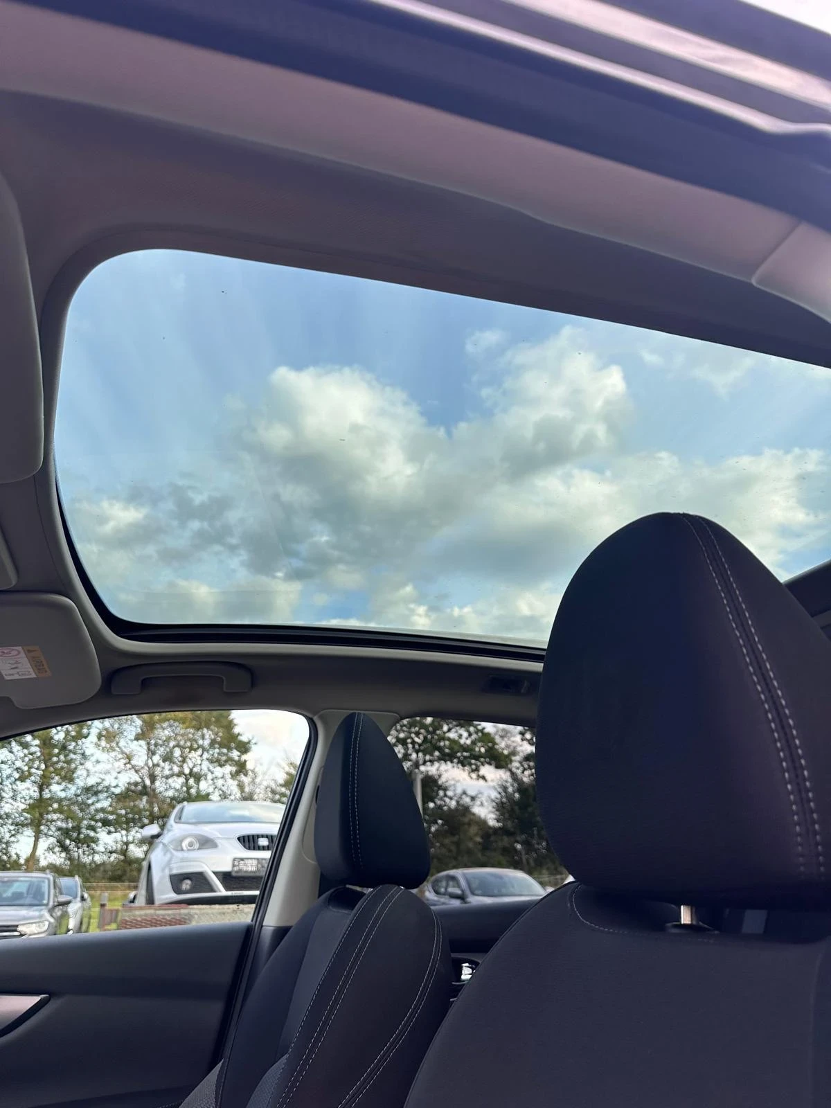 Nissan Qashqai 79000KM | Панорама | 360  камери , снимка 9 - Автомобили и джипове - 56250529