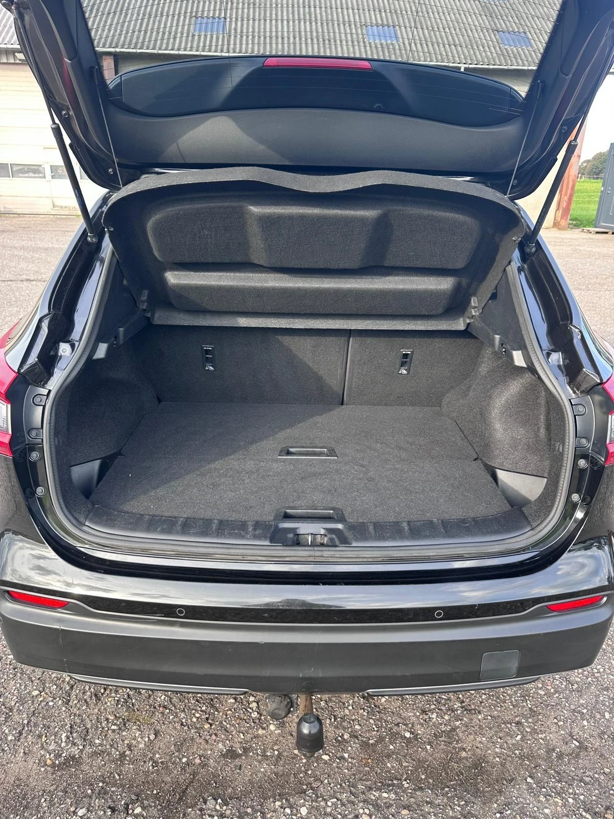 Nissan Qashqai 79000KM | Панорама | 360  камери , снимка 17 - Автомобили и джипове - 56250529