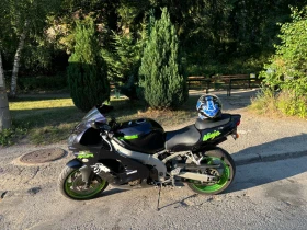     Kawasaki 900 Ninja ZX9R 