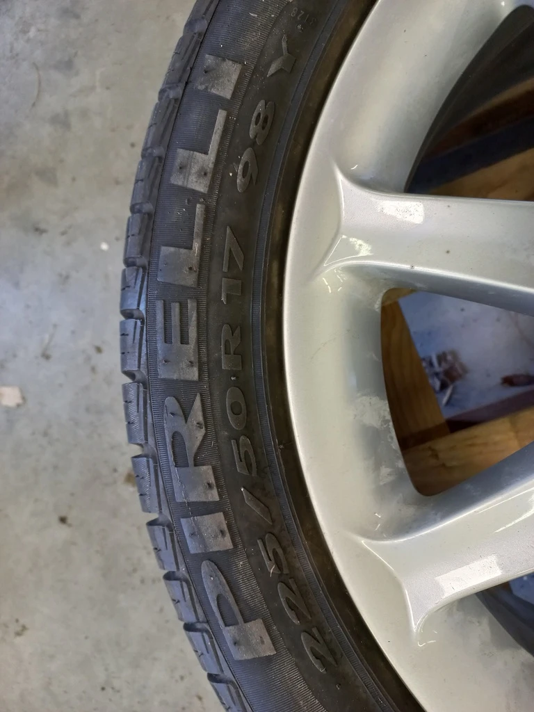 Гуми с джанти Pirelli 225/50R17, снимка 2 - Гуми и джанти - 54551373
