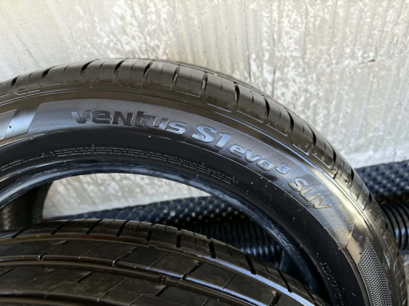 Гуми Летни 255/50R19, снимка 2 - Гуми и джанти - 54422230