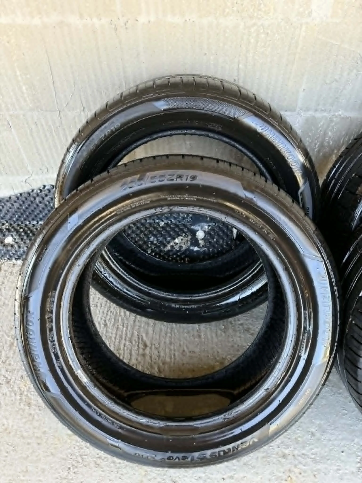 Гуми Летни 255/50R19, снимка 3 - Гуми и джанти - 54422230