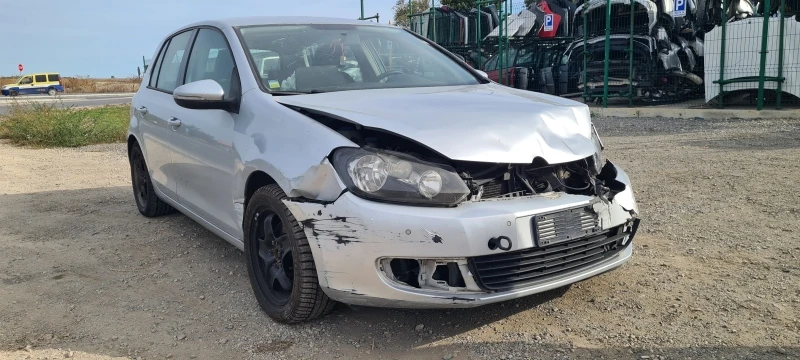 VW Golf 1.6TDI 5скорости, снимка 1 - Автомобили и джипове - 38323358