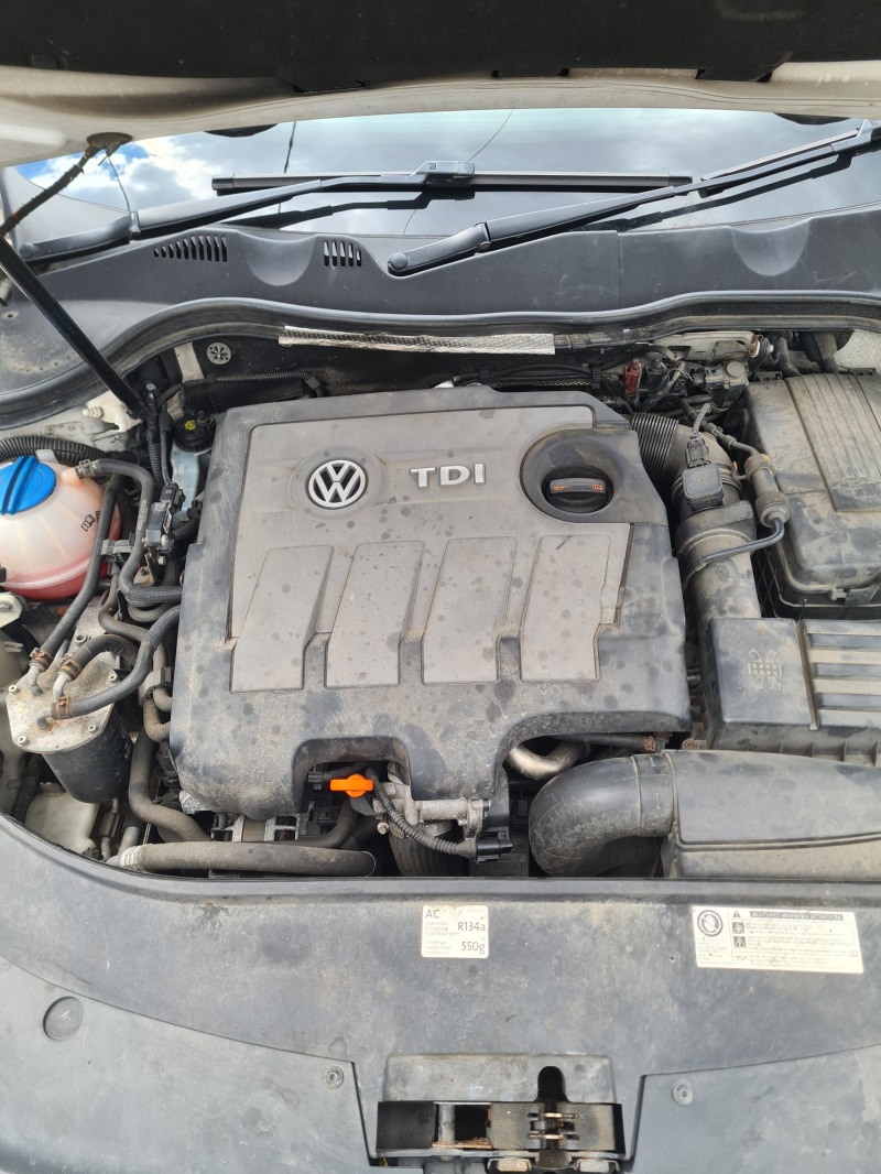 VW Passat 1.6TDI на части, снимка 2 - Автомобили и джипове - 45726039