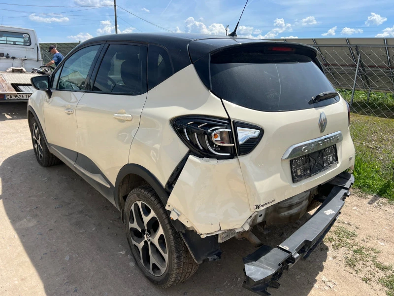 Renault Captur 1.2TCe, снимка 4 - Автомобили и джипове - 45625239