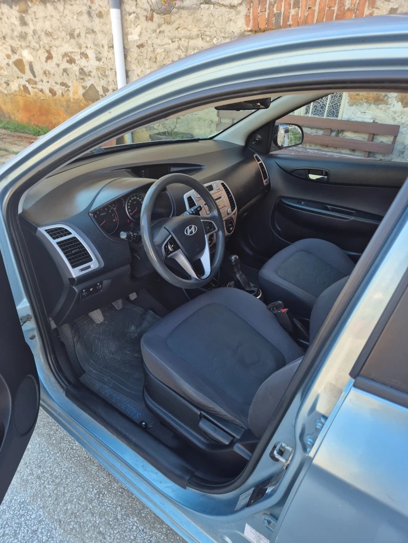Hyundai I20, снимка 8 - Автомобили и джипове - 51828823