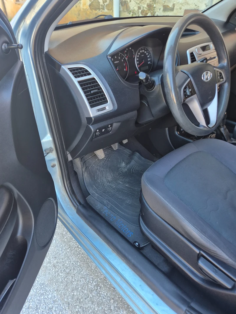 Hyundai I20, снимка 10 - Автомобили и джипове - 51828823