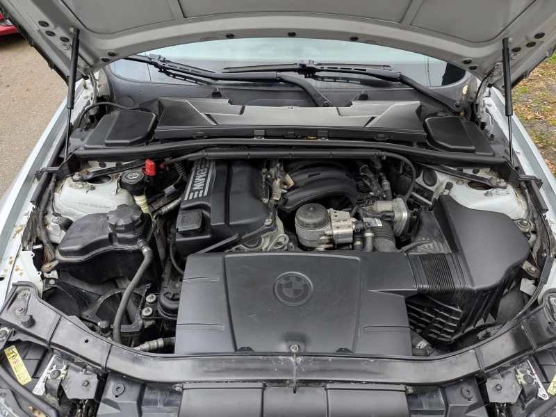 BMW 318 * XENON* 6СК.* CUPHOLDERS* КУКЛА* , снимка 16 - Автомобили и джипове - 52346742