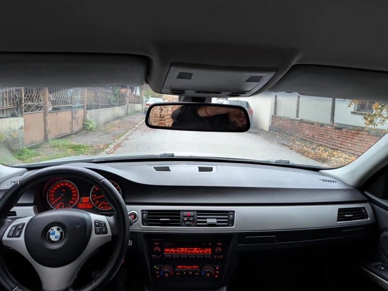 BMW 318 * XENON* 6СК.* CUPHOLDERS* КУКЛА* , снимка 13 - Автомобили и джипове - 52346742