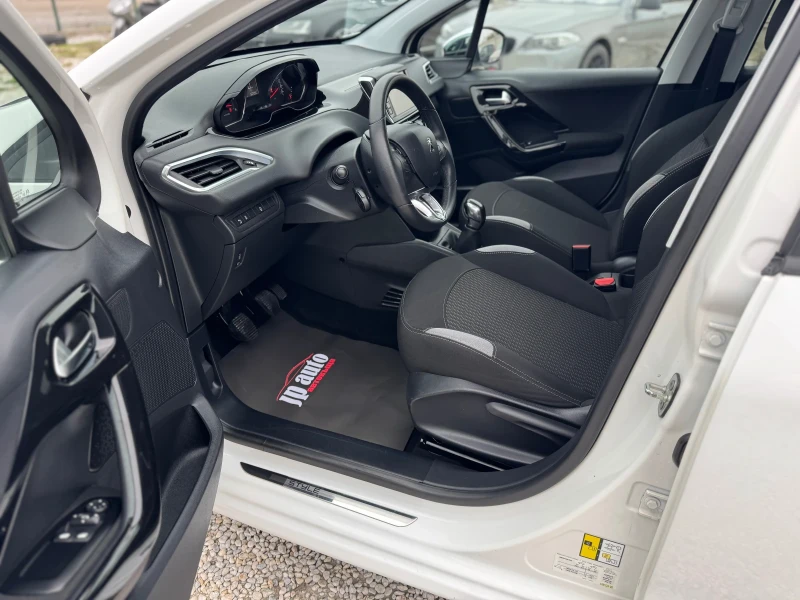 Peugeot 208 1.4hdi, снимка 8 - Автомобили и джипове - 52445817