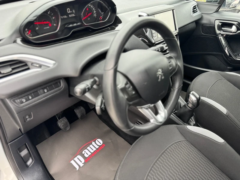 Peugeot 208 1.4hdi, снимка 10 - Автомобили и джипове - 52445817