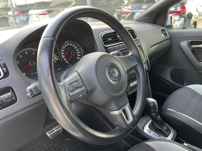 VW Polo 1.2TSI/Automatic/R Line/, снимка 11 - Автомобили и джипове - 52838834