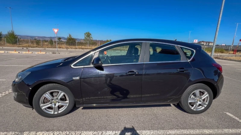 Opel Astra J, снимка 8 - Автомобили и джипове - 52950092
