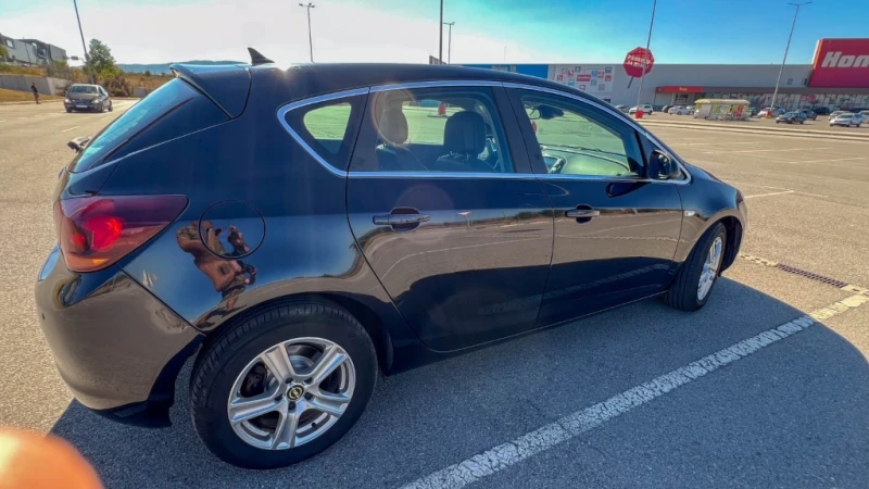 Opel Astra J, снимка 4 - Автомобили и джипове - 52950092