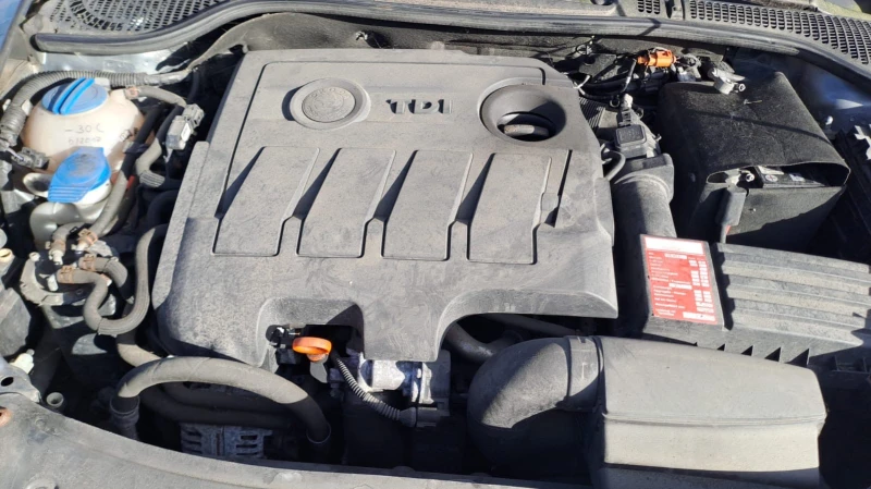 Skoda Octavia 1.6 TDI, снимка 4 - Автомобили и джипове - 53036920