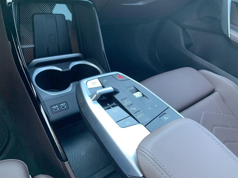 BMW iX2 20* M-SPORT* HEAD-UP* 360CAM* , снимка 7 - Автомобили и джипове - 53083131
