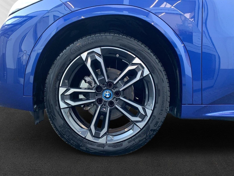 BMW iX2 20* M-SPORT* HEAD-UP* 360CAM* , снимка 4 - Автомобили и джипове - 53083131