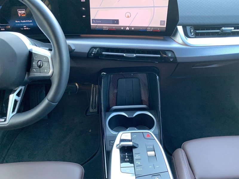 BMW iX2 20* M-SPORT* HEAD-UP* 360CAM* , снимка 6 - Автомобили и джипове - 53083131