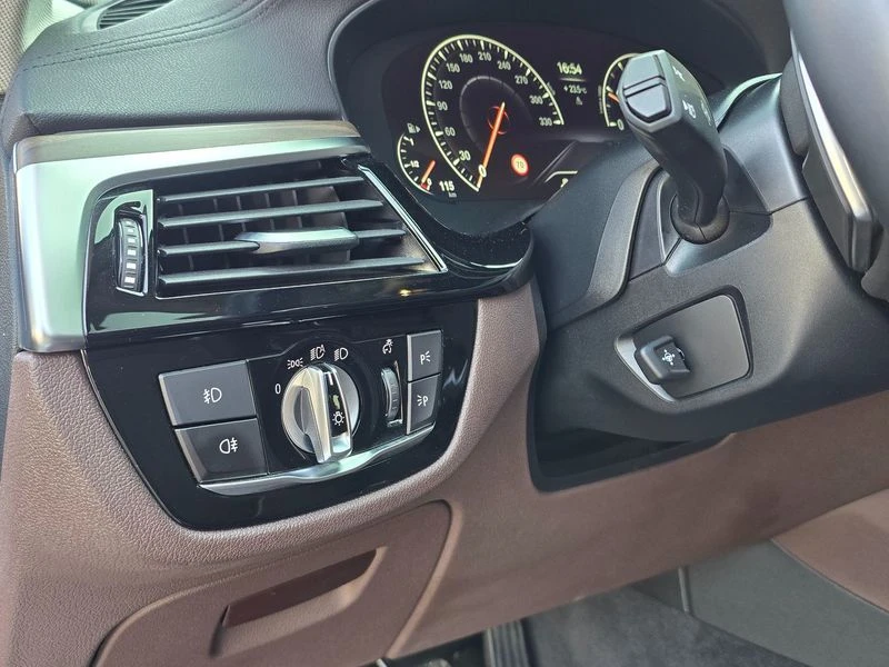 BMW 530 530i Luxury Plus| 252к.с.| ВКЛ.ТЕХНОТЕСТ, снимка 10 - Автомобили и джипове - 55221938