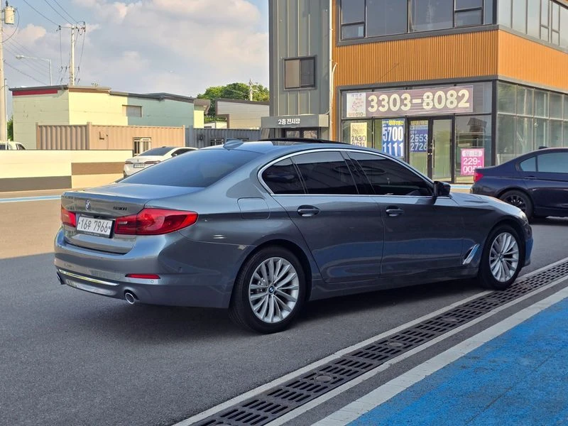 BMW 530 530i Luxury Plus| 252к.с.| ВКЛ.ТЕХНОТЕСТ, снимка 2 - Автомобили и джипове - 55221938