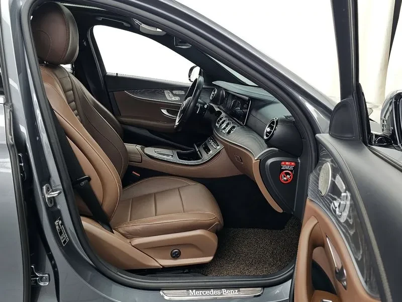Mercedes-Benz E 350 4MATIC AVANTGARDE, снимка 11 - Автомобили и джипове - 55796056