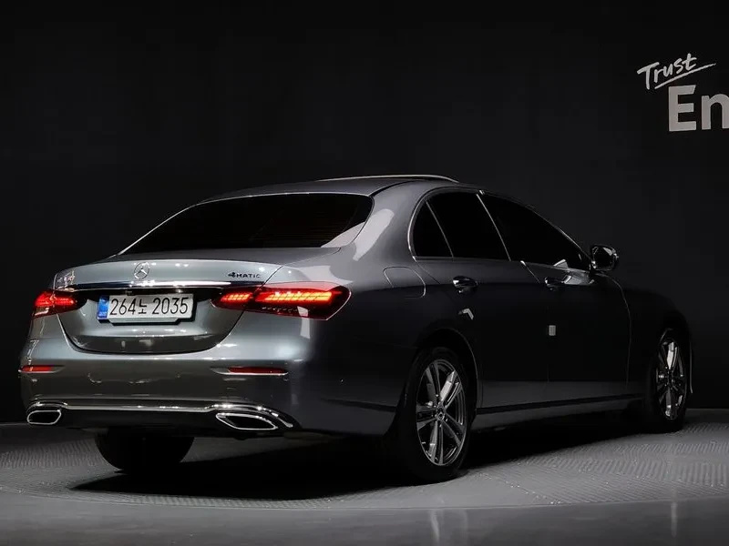 Mercedes-Benz E 350 4MATIC AVANTGARDE, снимка 2 - Автомобили и джипове - 55796056